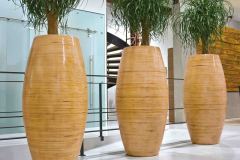 Magellau Bodenvase mit Weidenmaterial und Klarlack